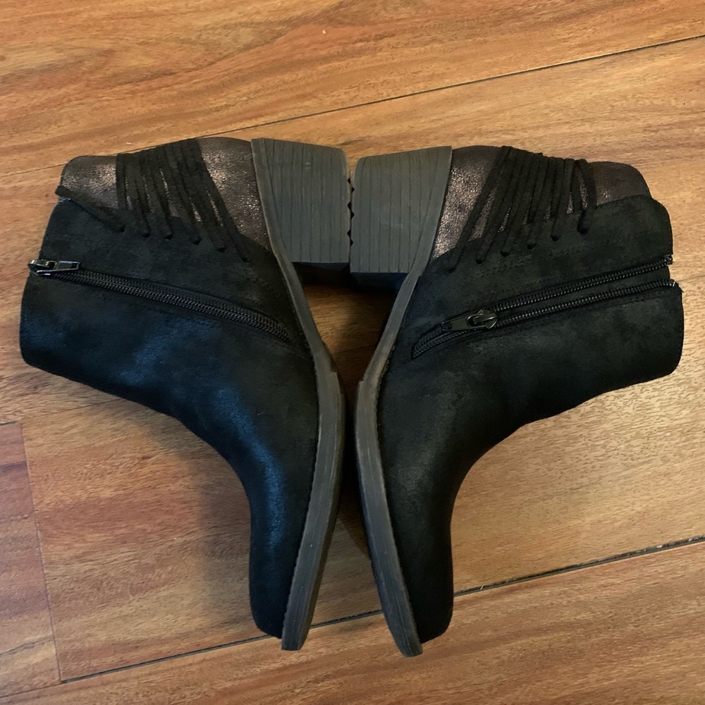 🆕❤️Volitaire Booties - Picture 4 of 7